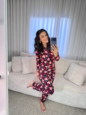 Pijama longo corações preto