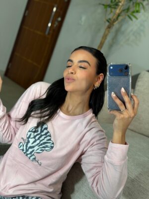 Pijama em plush animal print rose