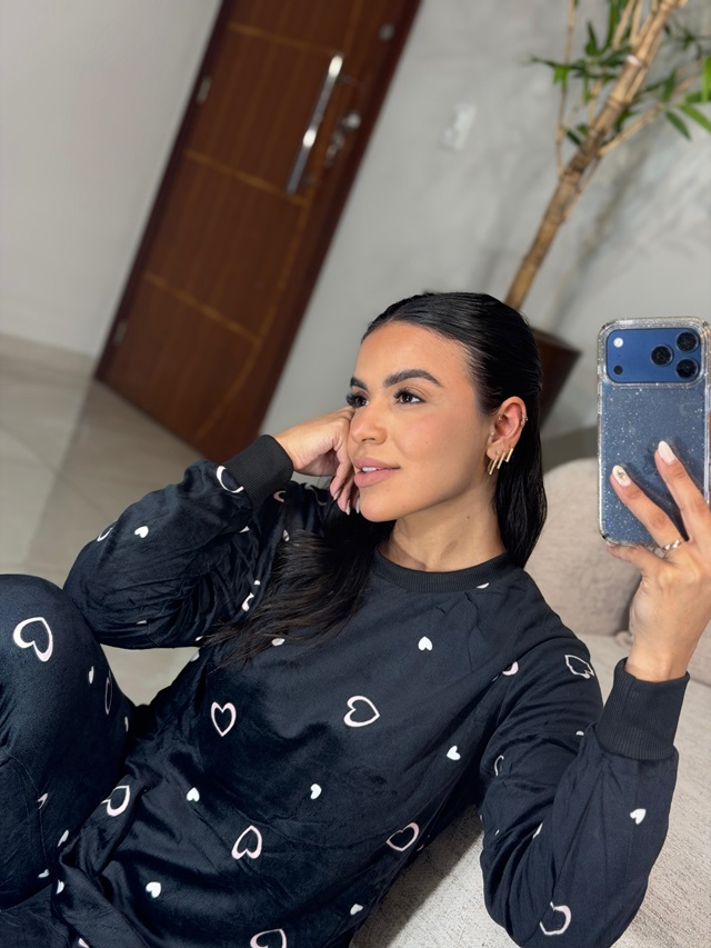 Pijama em plush corações preto - Imagem 3