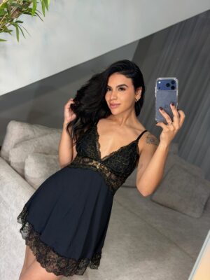 Camisola luxo preta com fios dourados